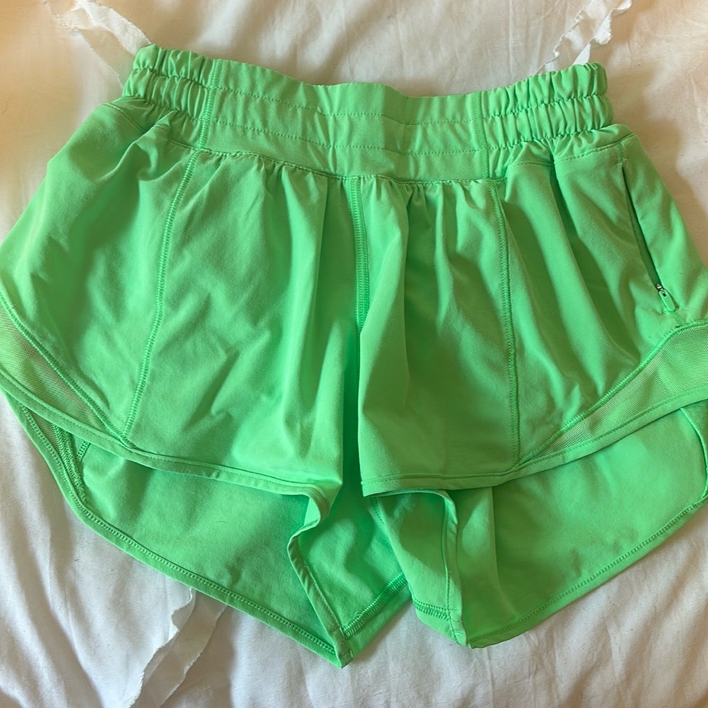 Lime green Lululemon hotty hots